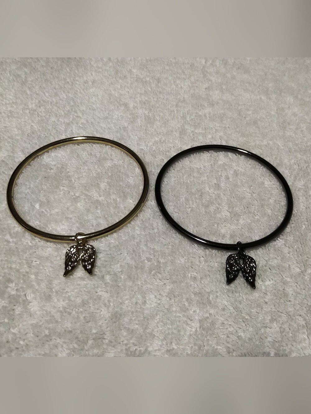 NEW Victoria's Secret Set Of Gold and Black Angel Wing Charm Bangle Bracelets